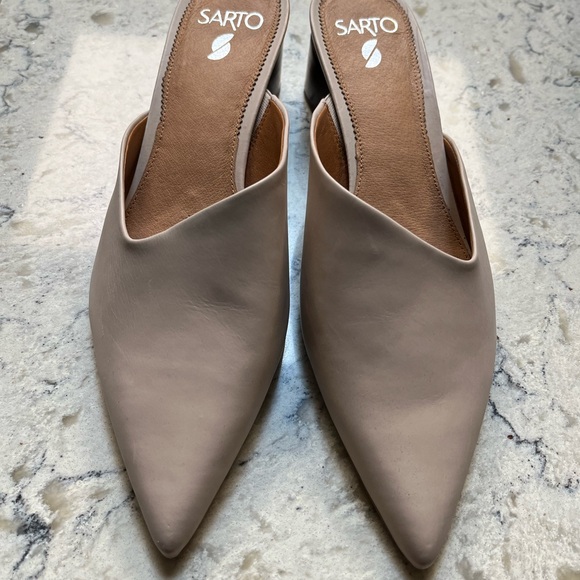 Franco Sarto 2 inch mules - Picture 2 of 3